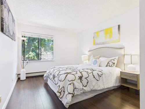 220-8411 Ackroyd, Richmond, BC - Indoor Photo Showing Bedroom