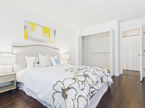 220-8411 Ackroyd, Richmond, BC - Indoor Photo Showing Bedroom