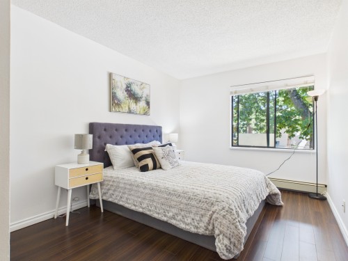 220-8411 Ackroyd, Richmond, BC - Indoor Photo Showing Bedroom