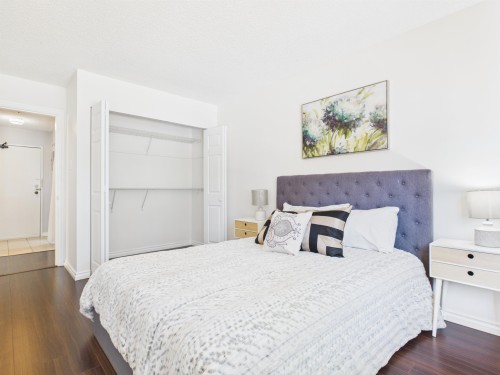 220-8411 Ackroyd, Richmond, BC - Indoor Photo Showing Bedroom