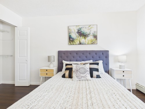 220-8411 Ackroyd, Richmond, BC - Indoor Photo Showing Bedroom