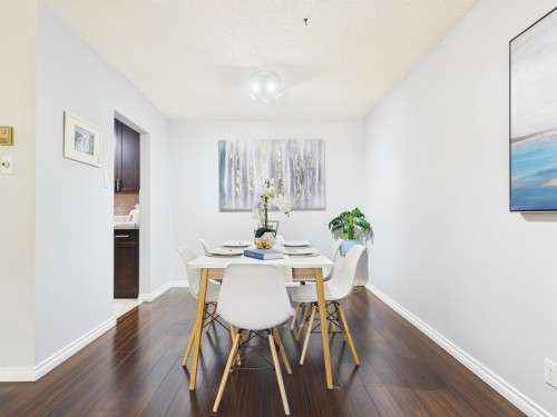 220-8411 Ackroyd, Richmond, BC - Indoor Photo Showing Dining Room
