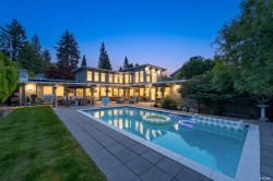 1555 Queens Avenue  West Vancouver, BC V7V 0B2