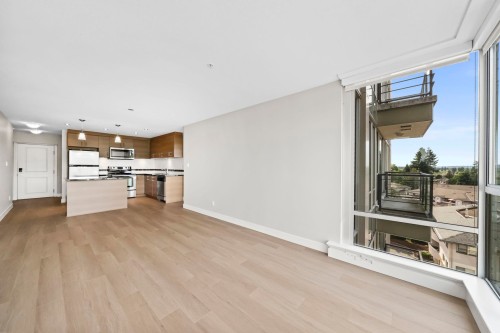 604-12079 Harris Road, Pitt Meadows, BC - Indoor Photo Showing Kitchen