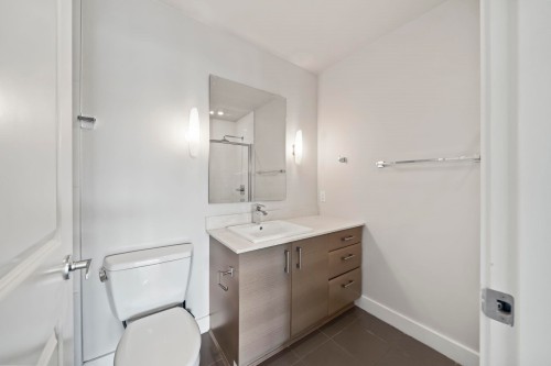 604-12079 Harris Road, Pitt Meadows, BC - Indoor Photo Showing Bathroom
