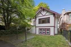 Ground level-3229 11th Avenue WVancouver, BC V6K 2M9