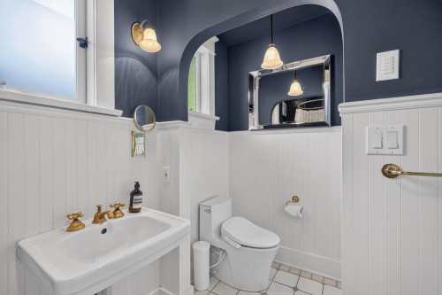 565 45Th Avenue E, Vancouver, BC 