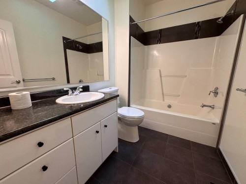 Upper-21292 123 Ave, Maple Ridge, BC - Indoor Photo Showing Bathroom
