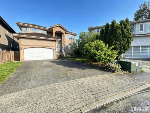 714 Rennie Place  New Westminster, BC V3M 6P6