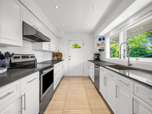 947 Evergreen Place, North Vancouver, BC 