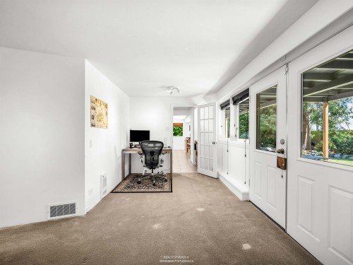 947 Evergreen Place, North Vancouver, BC 