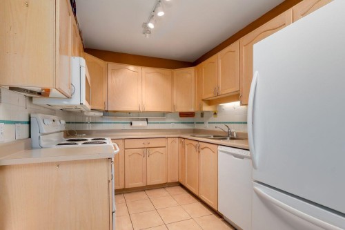325-7251 Minoru Boulevard, Richmond, BC 