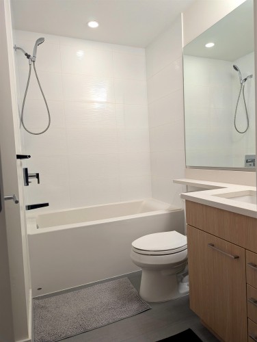 319-5460 Broadway, Burnaby, BC 
