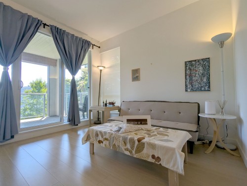 319-5460 Broadway, Burnaby, BC 