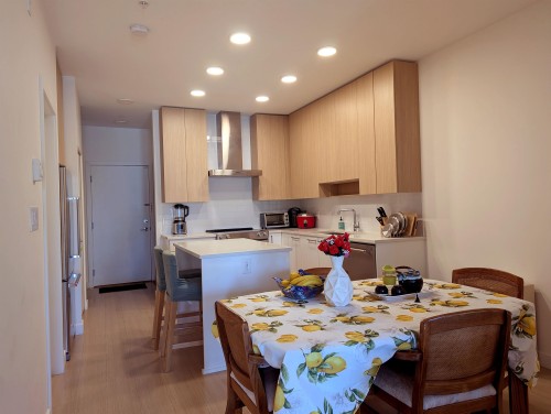 319-5460 Broadway, Burnaby, BC 