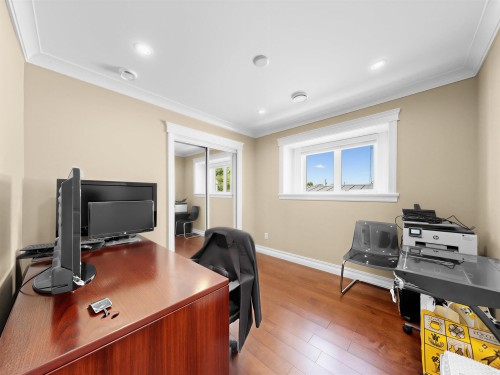 2456 45Th Avenue E, Vancouver, BC 