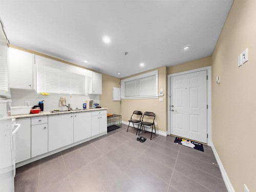 2456 45Th Avenue E, Vancouver, BC 