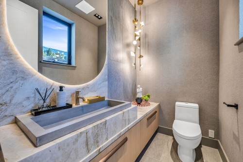 2423 Mathers Avenue, West Vancouver, BC 