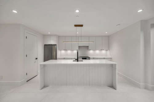 2423 Mathers Avenue, West Vancouver, BC 