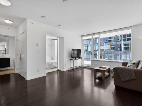 703-6333 Silver Avenue  Burnaby, BC V5H 0C3