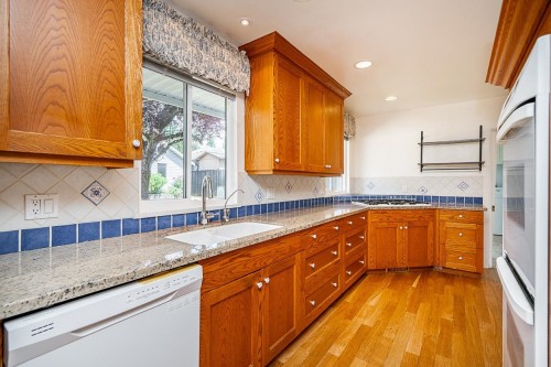 1707 Haversley Avenue, Coquitlam, BC 