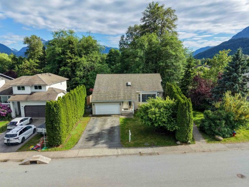 1510 Macdonald Place, Squamish, BC 