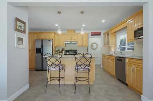 942 Porter Street, Coquitlam, BC - Indoor Photo Showing Kitchen