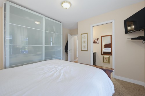 942 Porter Street, Coquitlam, BC - Indoor Photo Showing Bedroom