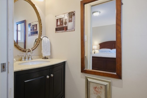 942 Porter Street, Coquitlam, BC - Indoor Photo Showing Bathroom