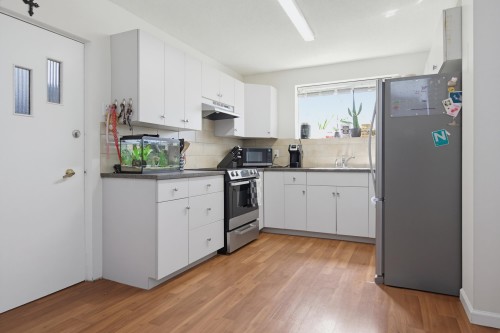 942 Porter Street, Coquitlam, BC - Indoor Photo Showing Kitchen