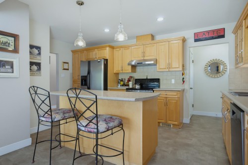 942 Porter Street, Coquitlam, BC - Indoor Photo Showing Kitchen