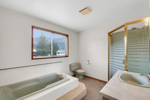 1464 Maple Crescent, Squamish, BC 