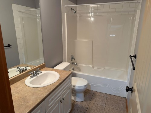 22856 137 Avenue, Maple Ridge, BC - Indoor Photo Showing Bathroom