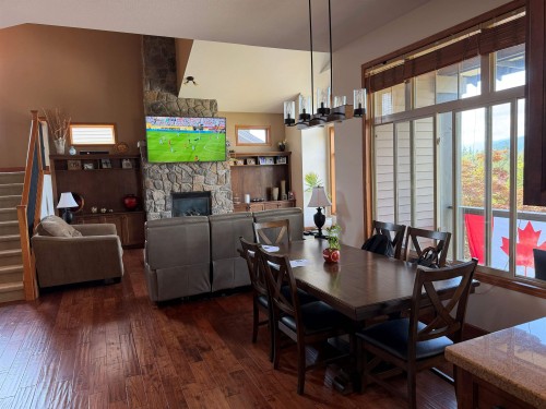 22856 137 Avenue, Maple Ridge, BC - Indoor Photo Showing Other Room With Fireplace