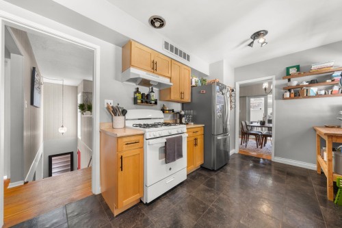674 Blueridge Avenue, North Vancouver, BC 