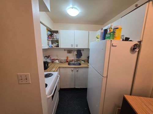 211-1440 Broadway E, Vancouver, BC 