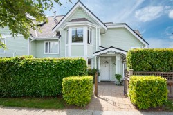 1015 St. Andrews Avenue  North Vancouver, BC V7L 4S3