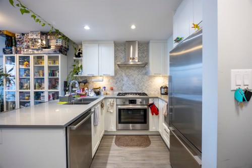 1303-520 Como Lake Avenue, Coquitlam, BC 