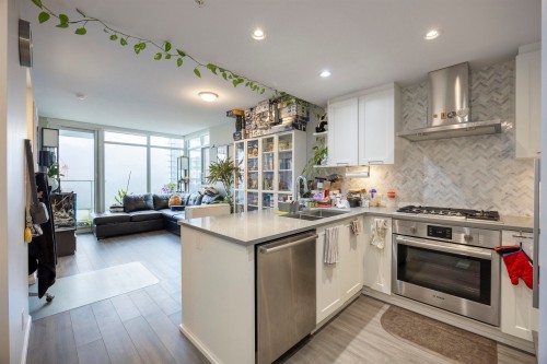1303-520 Como Lake Avenue, Coquitlam, BC 