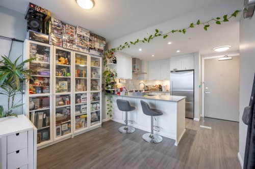 1303-520 Como Lake Avenue, Coquitlam, BC 