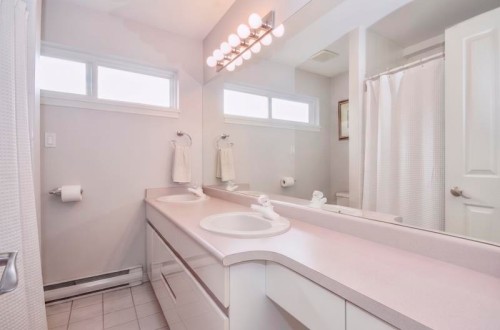 380 55A Street, Delta, BC 