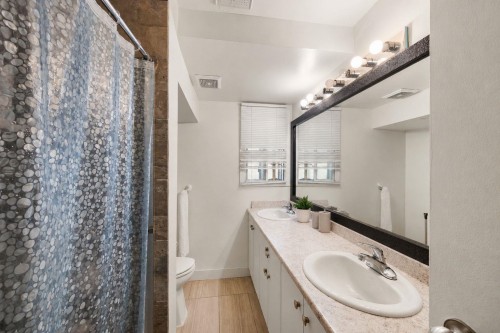 1457 Marine Drive Se, Vancouver, BC 