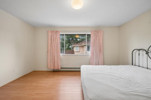 8511 Ash Street, Richmond, BC - Indoor Photo Showing Bedroom