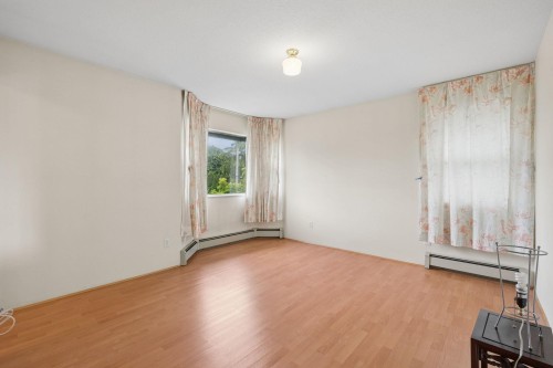 8511 Ash Street, Richmond, BC - Indoor Photo Showing Other Room