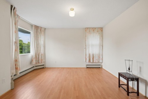 8511 Ash Street, Richmond, BC - Indoor Photo Showing Other Room