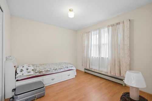 8511 Ash Street, Richmond, BC - Indoor Photo Showing Bedroom
