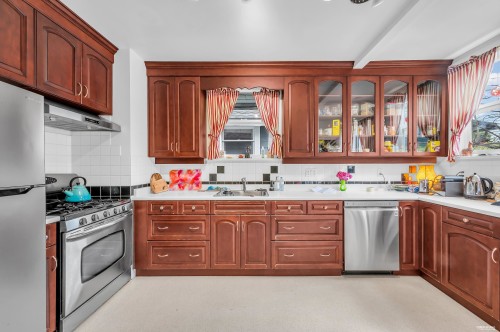 3174 10Th Avenue W, Vancouver, BC - Indoor Photo Showing Kitchen