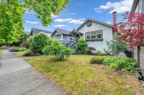 3174 10Th Avenue W, Vancouver, BC - Outdoor