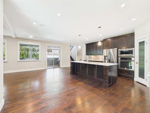 638 Austin Avenue, Coquitlam, BC - Indoor Photo Showing Kitchen With Stainless Steel Kitchen With Upgraded Kitchen