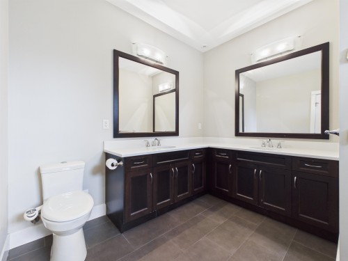 638 Austin Avenue, Coquitlam, BC - Indoor Photo Showing Bathroom